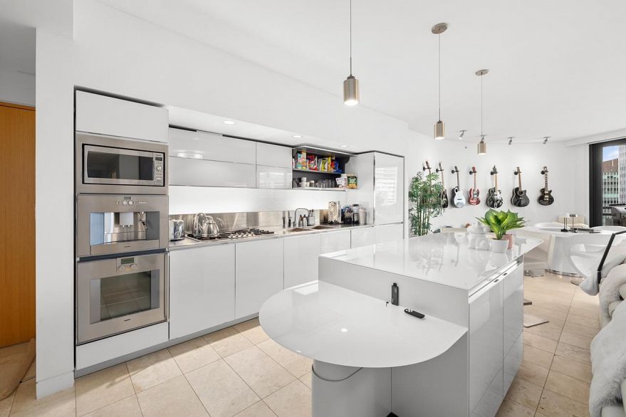 2306 838 W Hastings Street