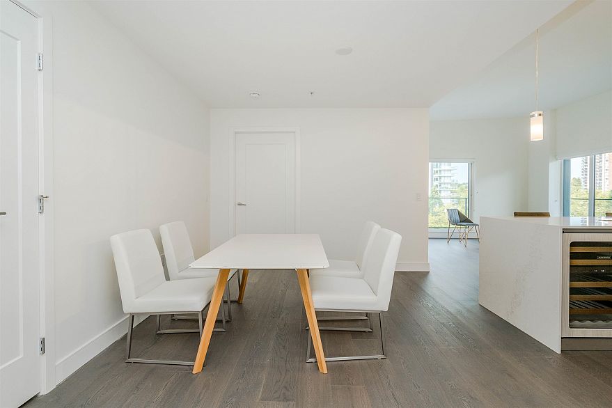 602 477 W 59th Avenue