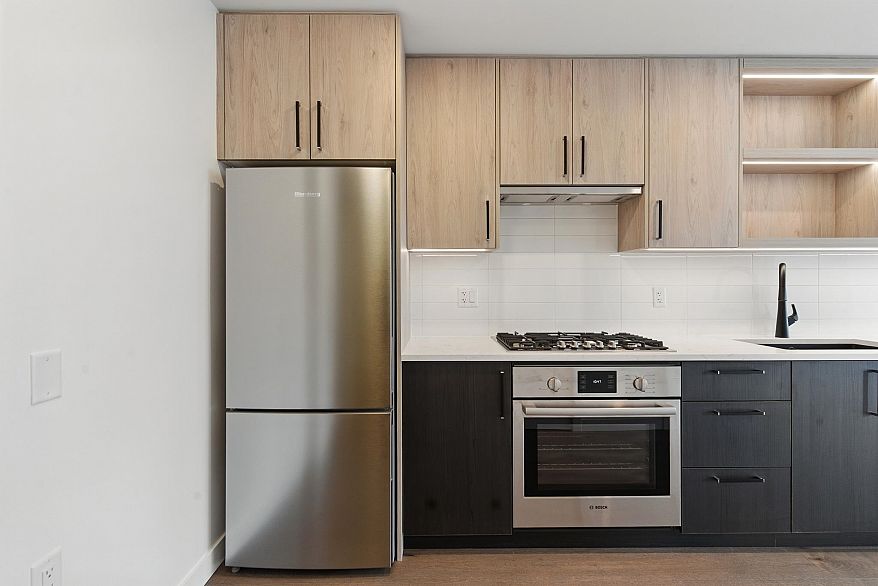 310 6859 Cambie Street