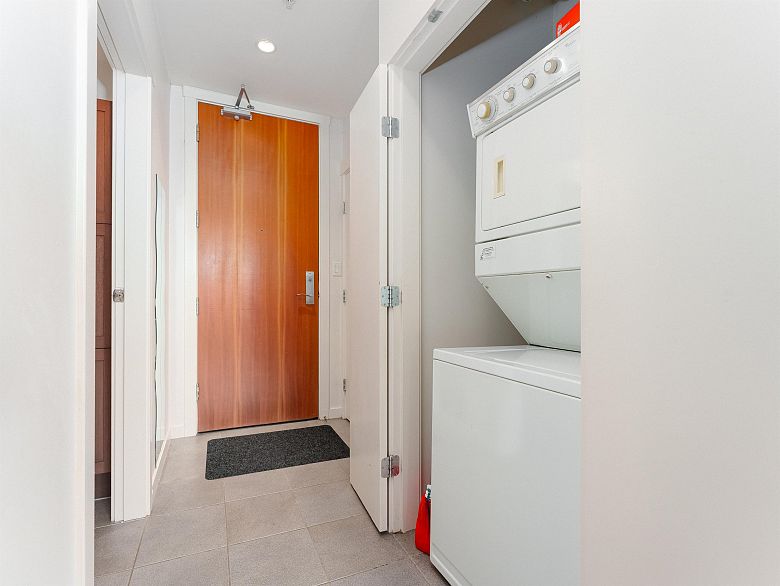 2803 1189 Melville Street