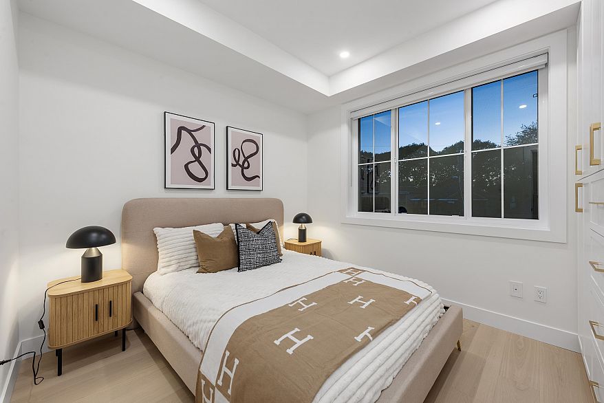 2 4855 Dumfries Street