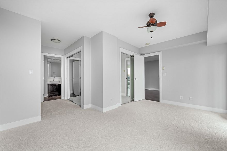 2703 535 Smithe Street