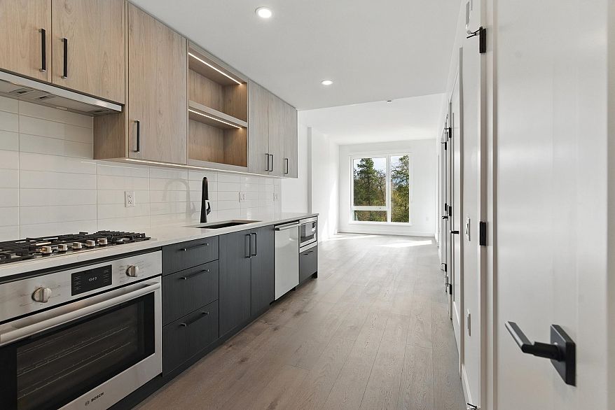 310 6859 Cambie Street