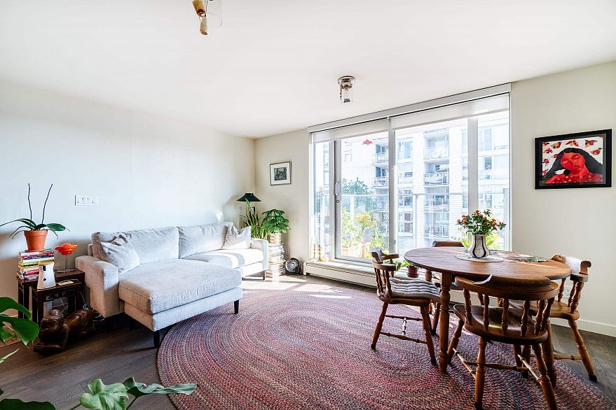 902 189 Keefer Street