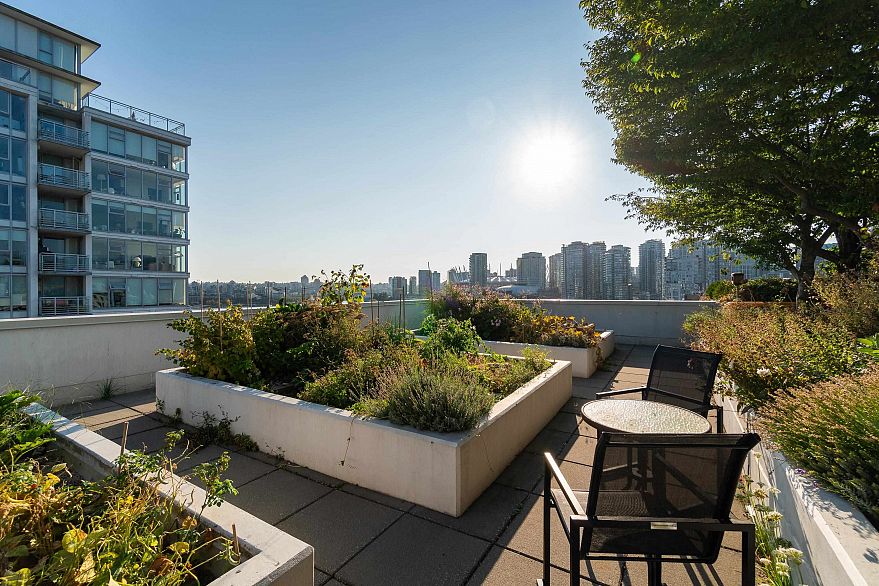 902 189 Keefer Street