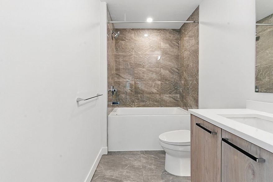 310 6859 Cambie Street