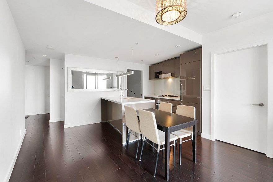 4201 777 Richards Street