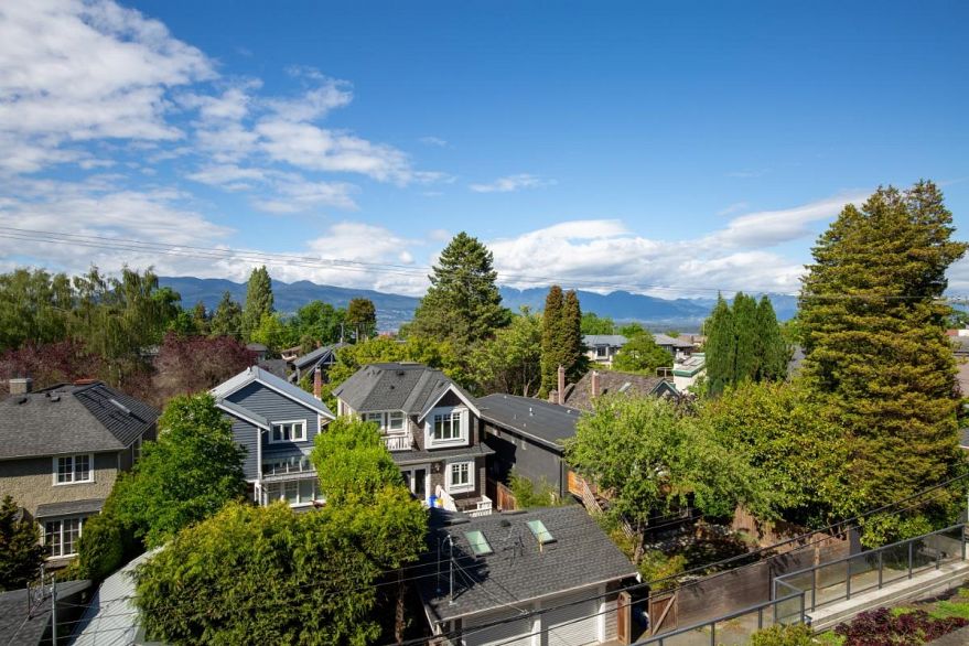 309 4355 W 10th Avenue