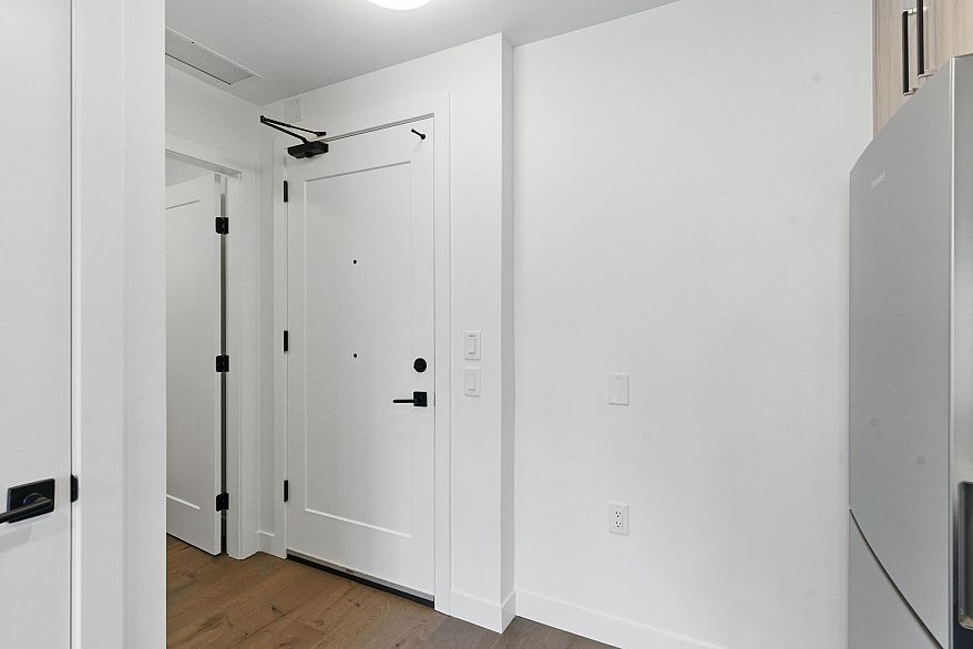 310 6859 Cambie Street