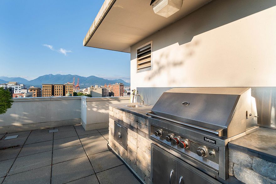 902 189 Keefer Street