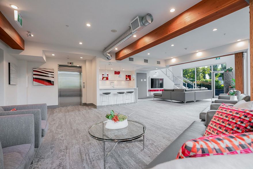 605 3281 E Kent Avenue North