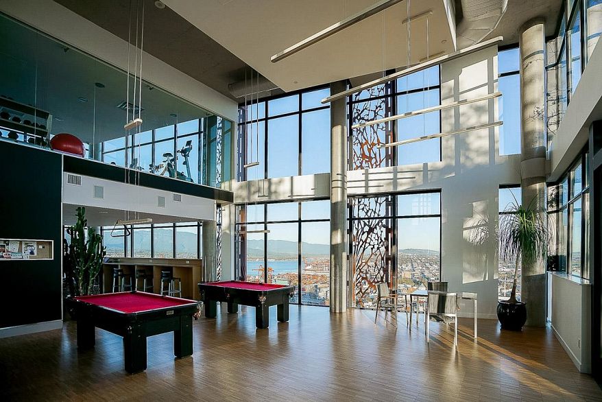 2305 108 W Cordova Street