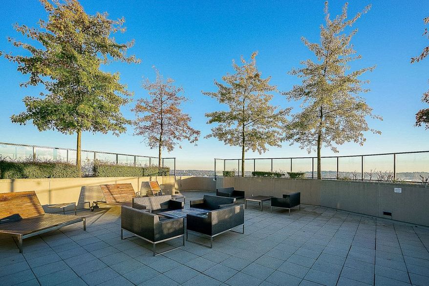 2305 108 W Cordova Street