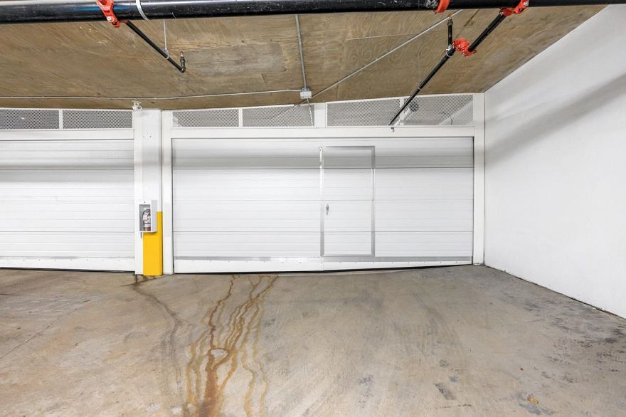 204 1009 Laurier Avenue