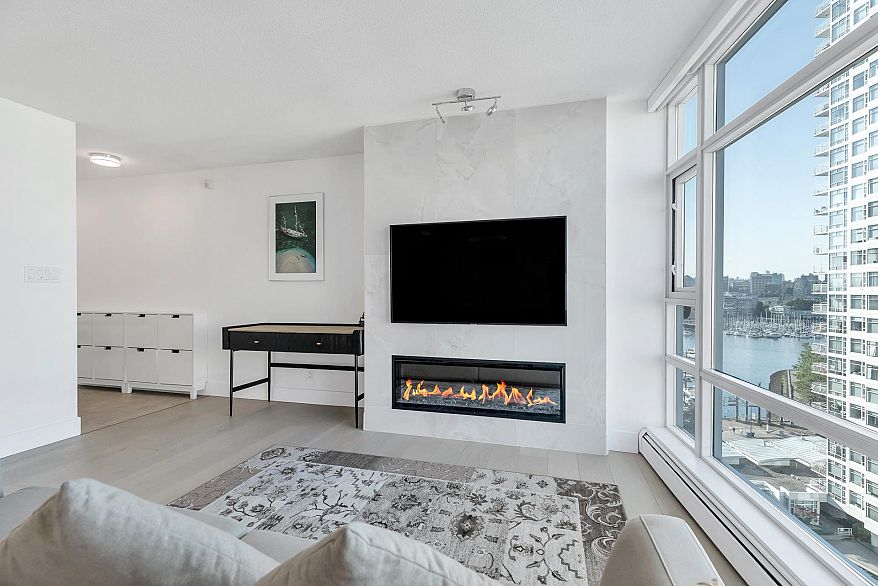 1608 198 Aquarius Mews