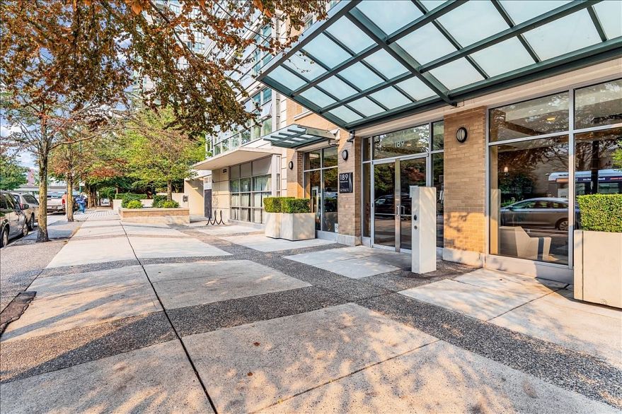 1202 189 National Avenue