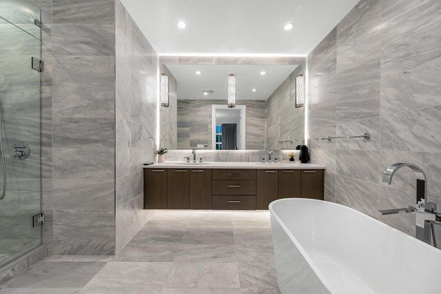 204 1009 Laurier Avenue