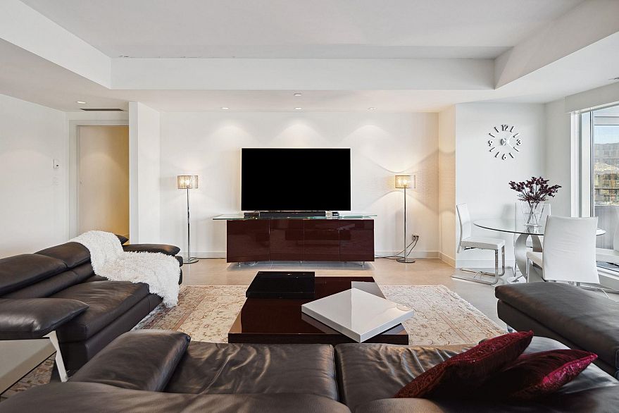 1401 1139 W Cordova Street