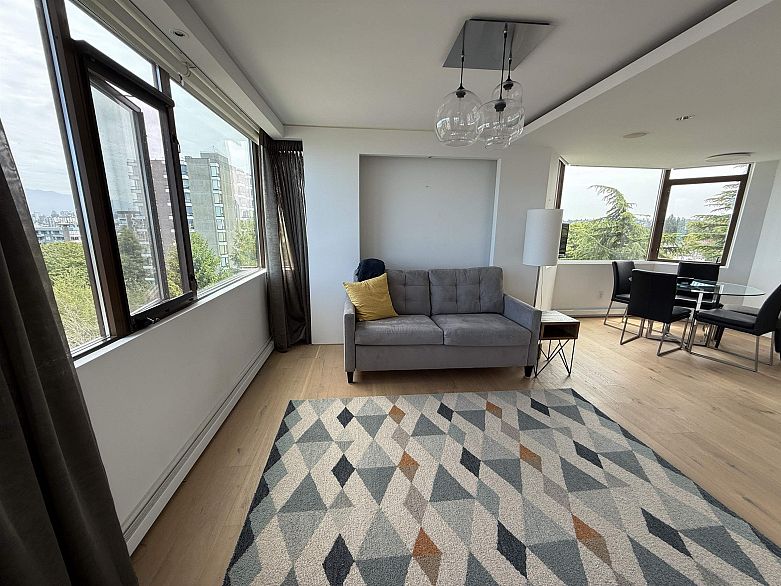 803 2445 W 3rd Avenue