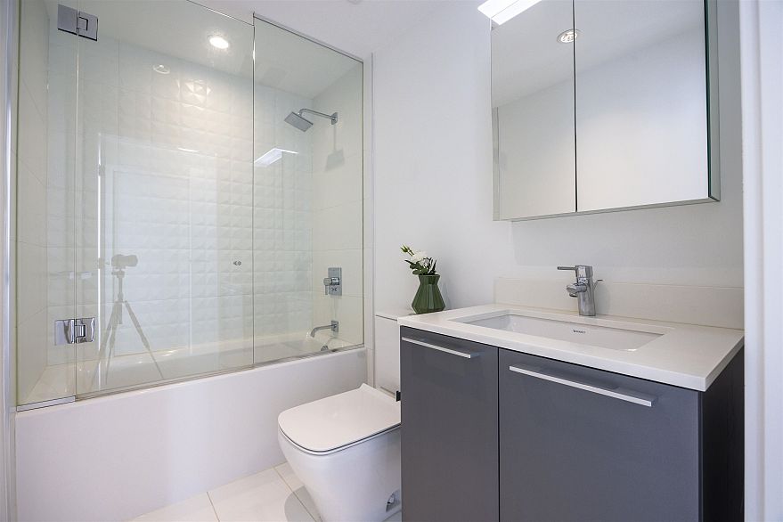 1709 2221 E 30 Avenue