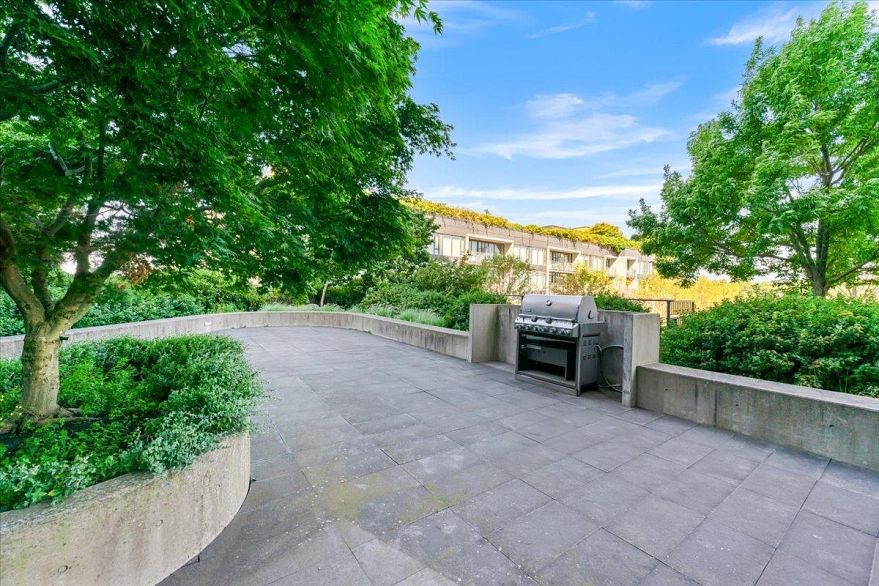 1507 8555 Granville Street