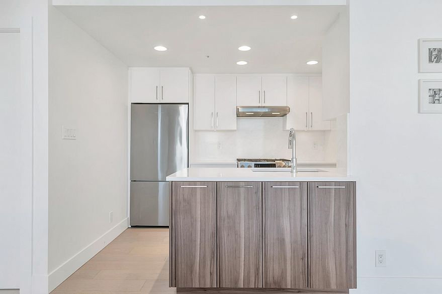 1608 198 Aquarius Mews