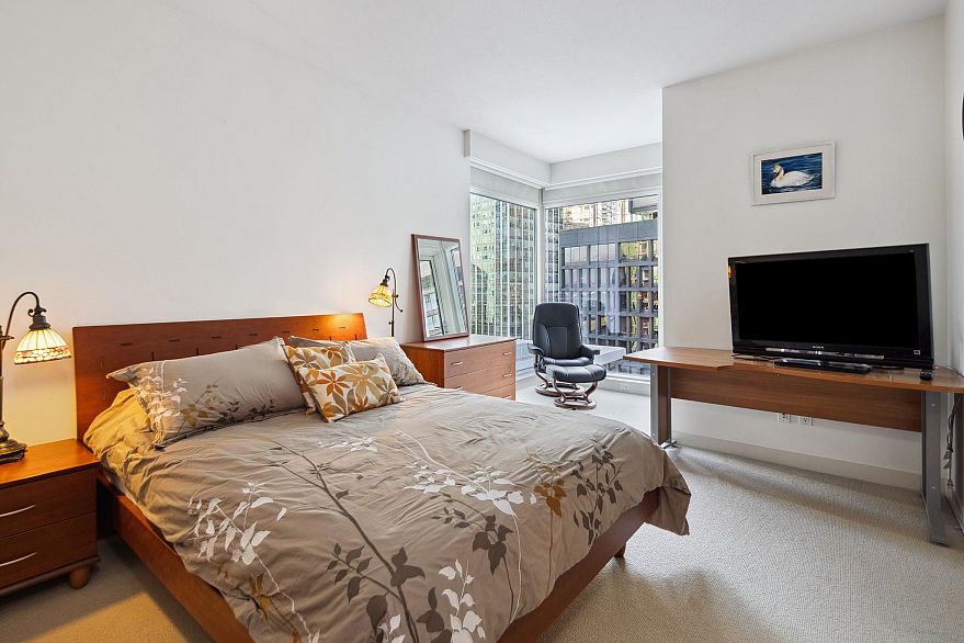 1401 1139 W Cordova Street