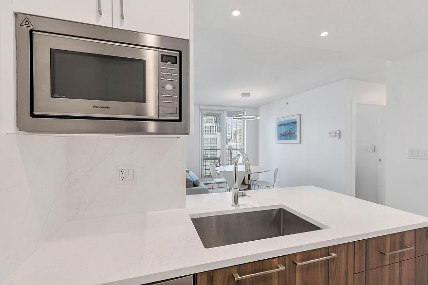 1608 198 Aquarius Mews