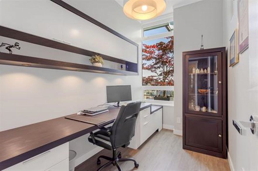 2101 110 Switchmen Street