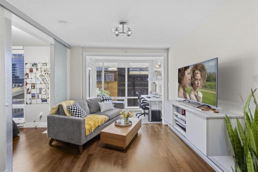 705 565 Smithe Street