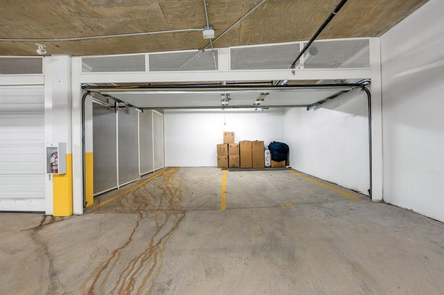 204 1009 Laurier Avenue