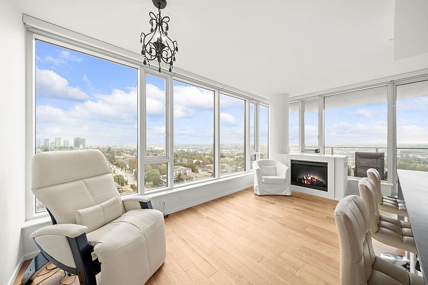 1808 8555 Granville Street