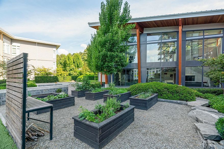 605 3281 E Kent Avenue North