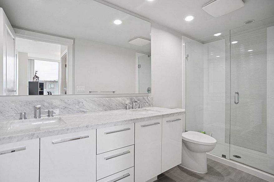 605 3281 E Kent Avenue North