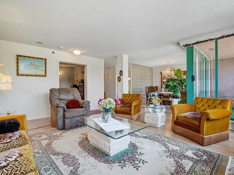 412 518 W 14th Avenue