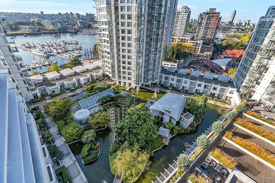 1608 198 Aquarius Mews