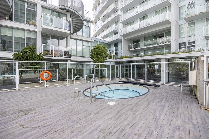 1709 2221 E 30 Avenue