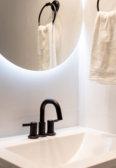 601 1850 Comox Street