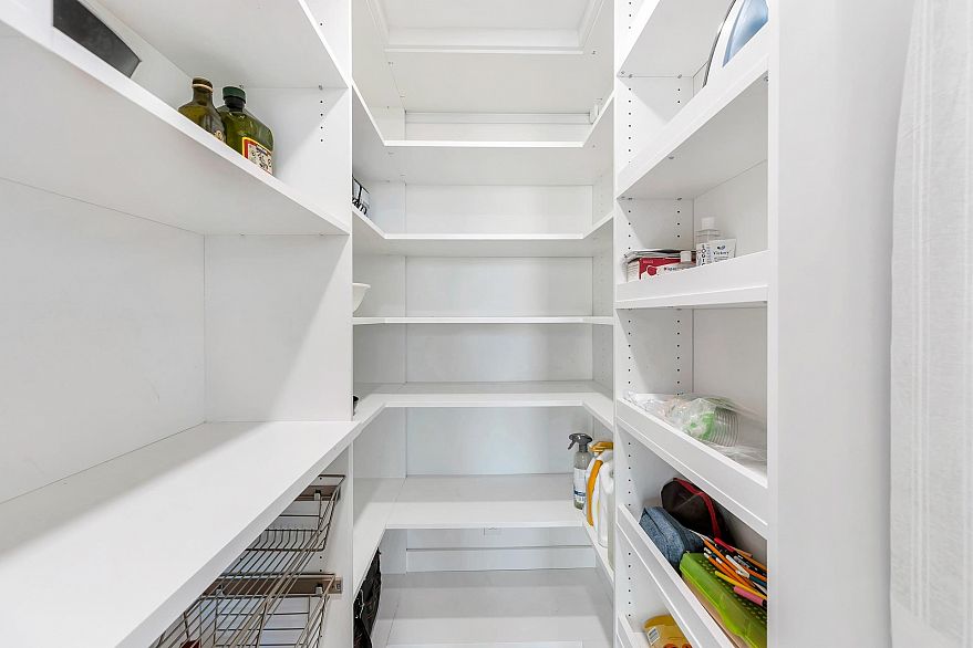 1608 198 Aquarius Mews