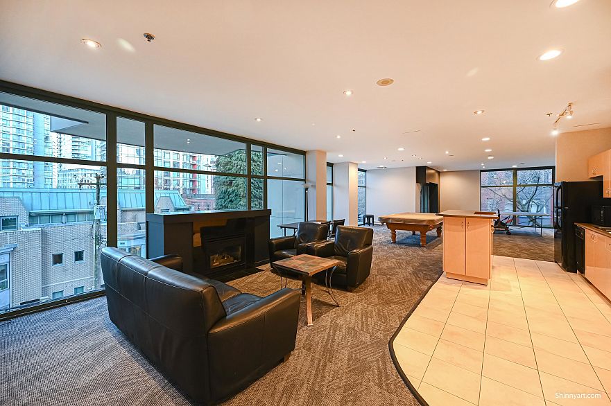 3209 1239 W Georgia Street