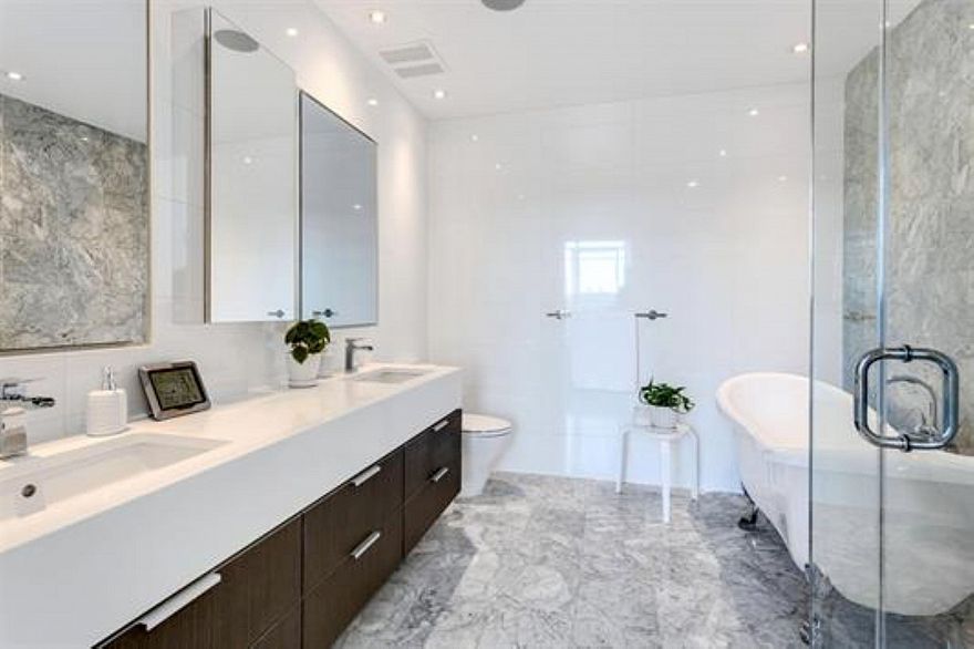 2101 110 Switchmen Street