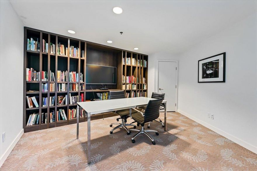 1507 8555 Granville Street