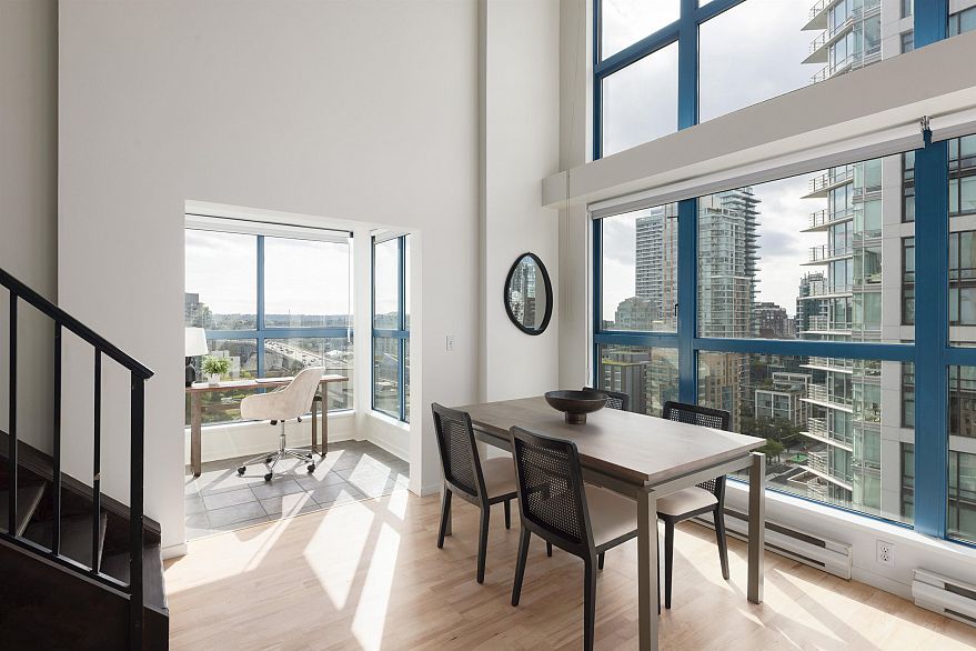 1102 1238 Seymour Street