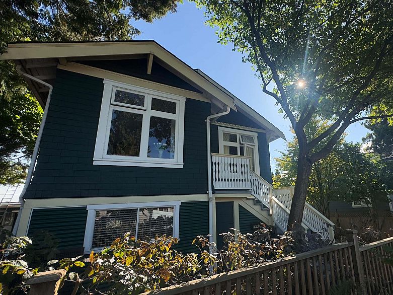 3336 E Georgia Street