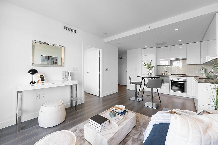 405-8181 Chester Street