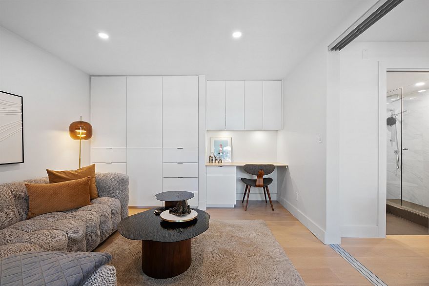 301 1350 Comox Street