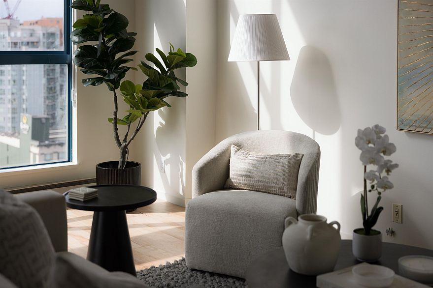 1102 1238 Seymour Street