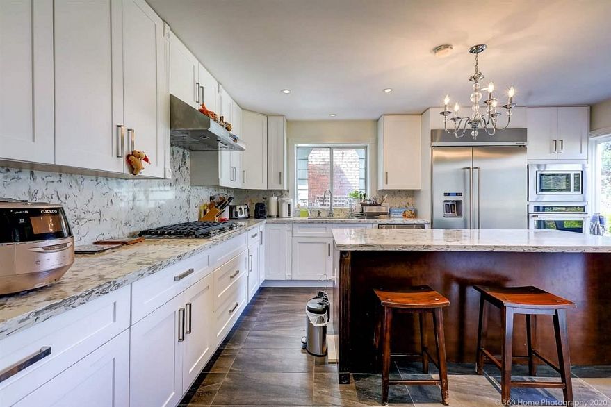 4333 Locarno Crescent