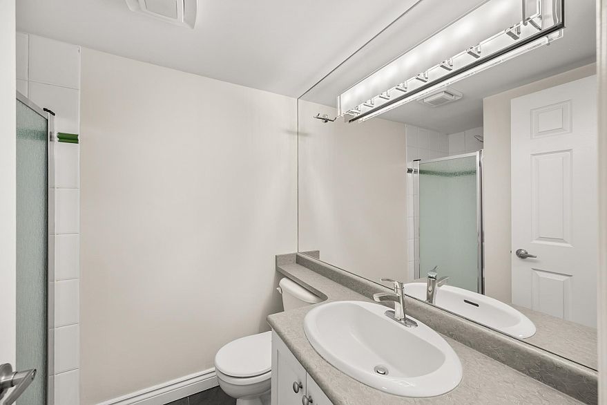 206 688 E 16th Avenue