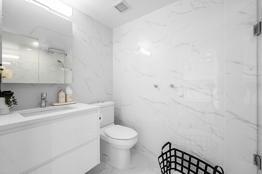 405-8181 Chester Street